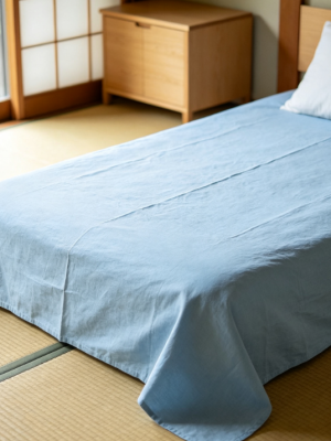 Solid color sheets for nude sleeping.